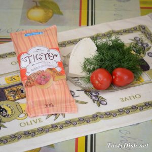 тарталетки с брынзой и помидорами