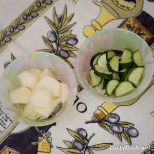 салат с дыней и сыром