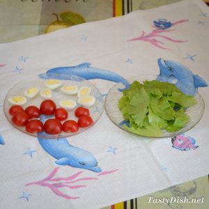 салат с лососем и помидорами