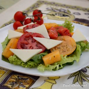 салат с моцареллой и помидорами фото