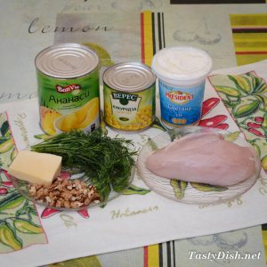 вкусный салат с куриным филе и ананасами рецепт с фото