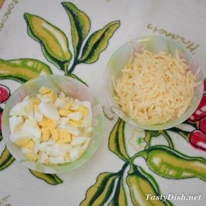 вкусный и простой яичный салат с кукурузой