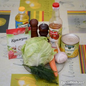 ингредиенты для вкусного салата из молодой капусты с морковью