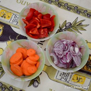 простой салат из маринованных овощей