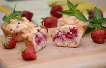 кексы с клубникой