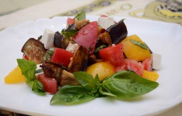 вкусный салат из жареных баклажанов рецепт с фото