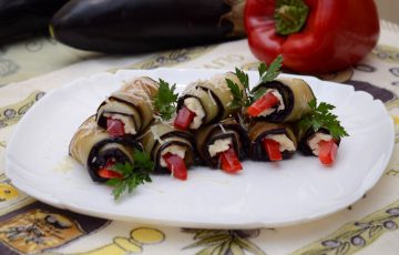 вкусные рулетики из баклажанов с сыром рецепт с фото