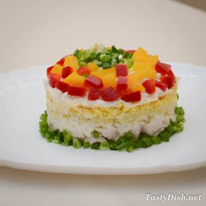 вкусный салат из куриной грудки с сыром рецепт с фото