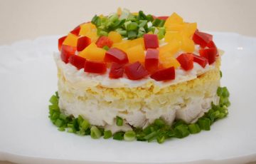 вкусный салат из куриной грудки с сыром рецепт с фото