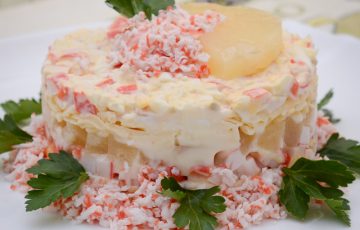 вкусный салат с консервированными ананасами рецепт с фото пошагово