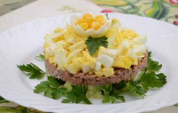 слоеный салат с тунцом рецепт с фото пошагово